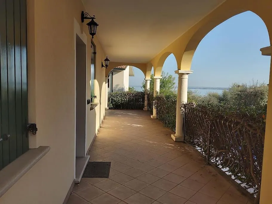 Apartment Villa Arceno Con Piscina Vista Lago Moniga del Garda Italy